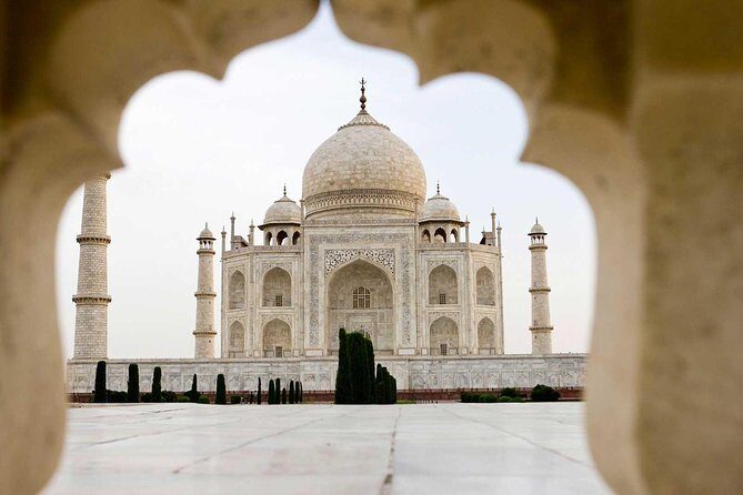 From Delhi: Luxury Taj Mahal Day Tour By Audi / BMW/ Mercedes - Price and value: $449 per person, and what you’re really paying for