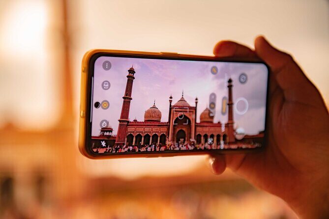 From Delhi: New and Old Delhi Private Sightseeing Tour - Red Fort, Bangla Sahib, and the Pace Break Between Crowds