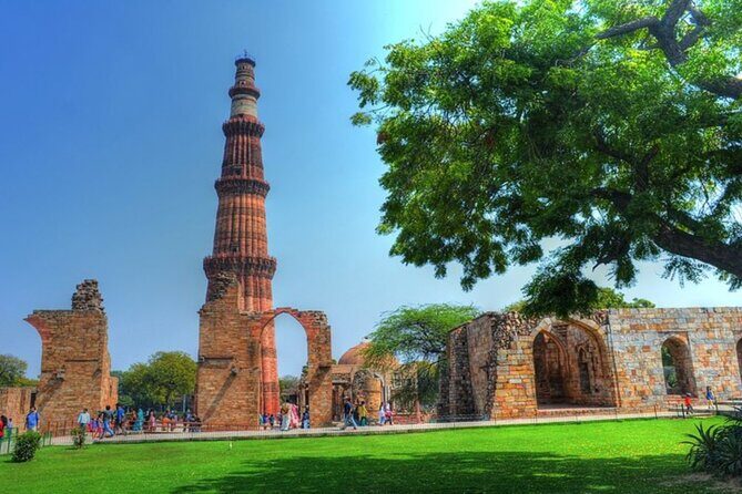 From Delhi : Private Full Day Old and New Delhi City Tour - Red Fort exterior + India Gate: quick city icons with context
