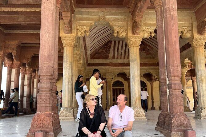 From Delhi : Private Jaipur Day Tour By Car - All Inclusive - Stop 1: Amber Fort on a hill (and why 1.5 hours helps)