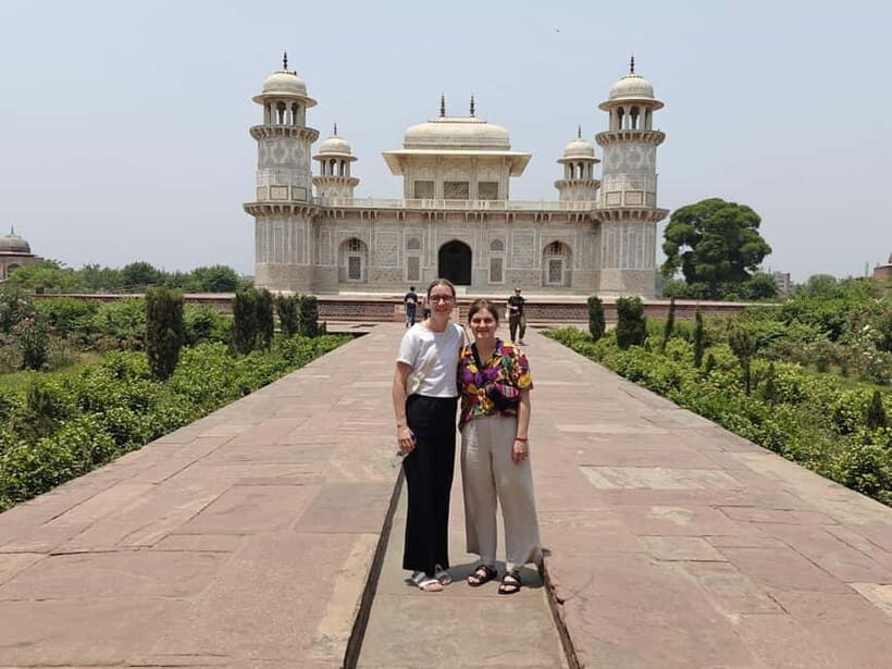 From Delhi: Private Layover Taj Mahal Day Tour By Car - Who this tour suits best (and who should skip it)