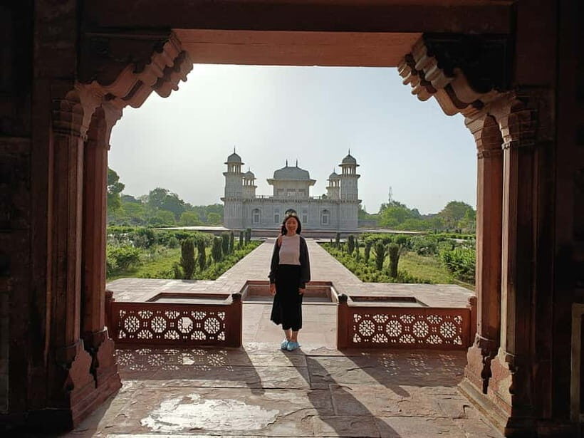 From Delhi: Private Layover Taj Mahal Day Tour By Car - Why a 10-hour Delhi layover can work for Taj Mahal and Agra Fort