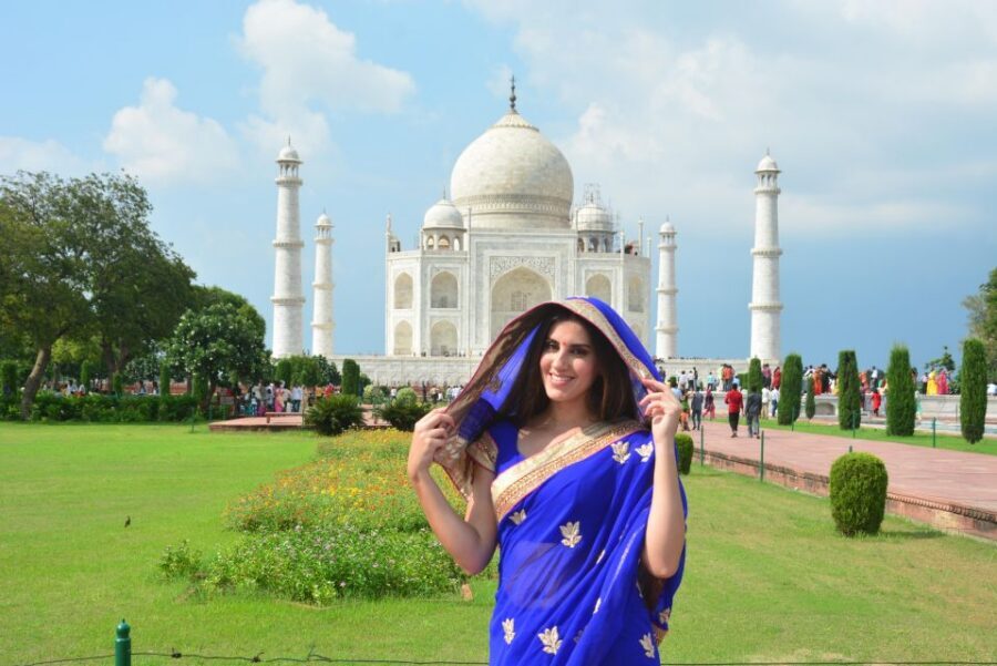 From Delhi: Private Taj Mahal Day Tour By Car and Driver - The private car schedule: how you make 11 hours feel manageable