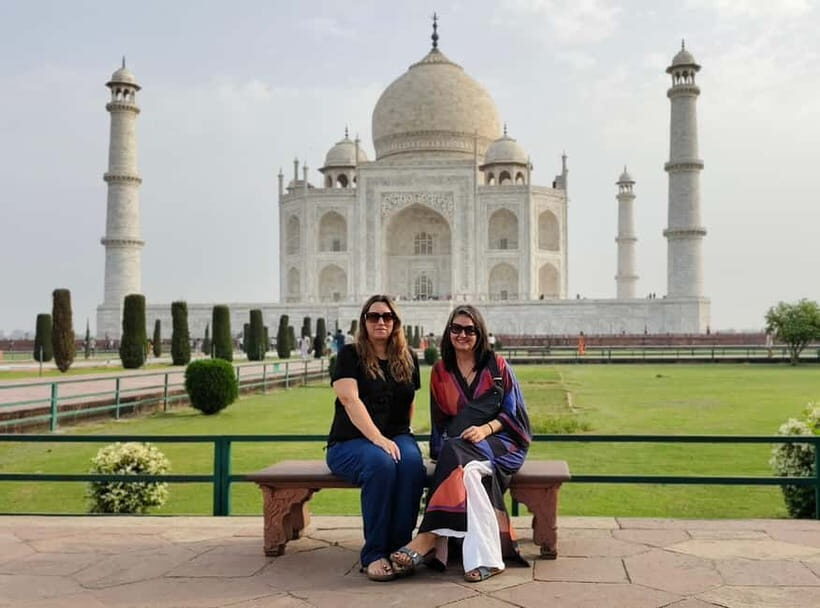 From Delhi: Private Taj Mahal & fatehpur Sikri Day Trip - Entering the Taj Mahal with skip-line ease and real context