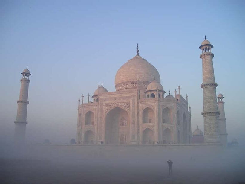 From Delhi: Private Taj Mahal & fatehpur Sikri Day Trip - Lunch in Agra: keep it simple, refuel, and stay on pace