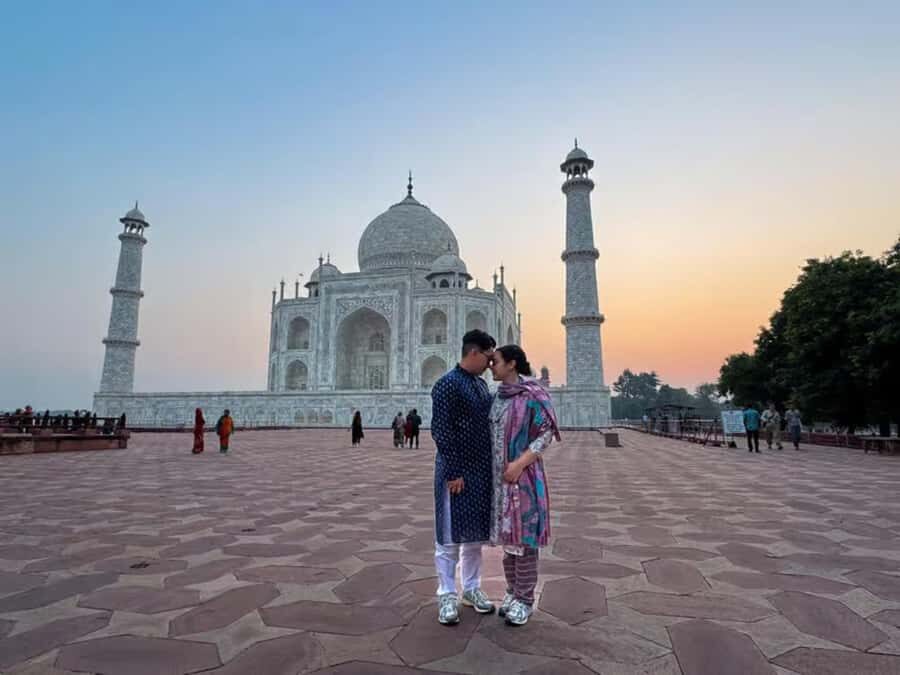 From Delhi: Same Day Taj Mahal Tour with lunch in 5 star - Private Delhi pickup to Agra, without the usual stress