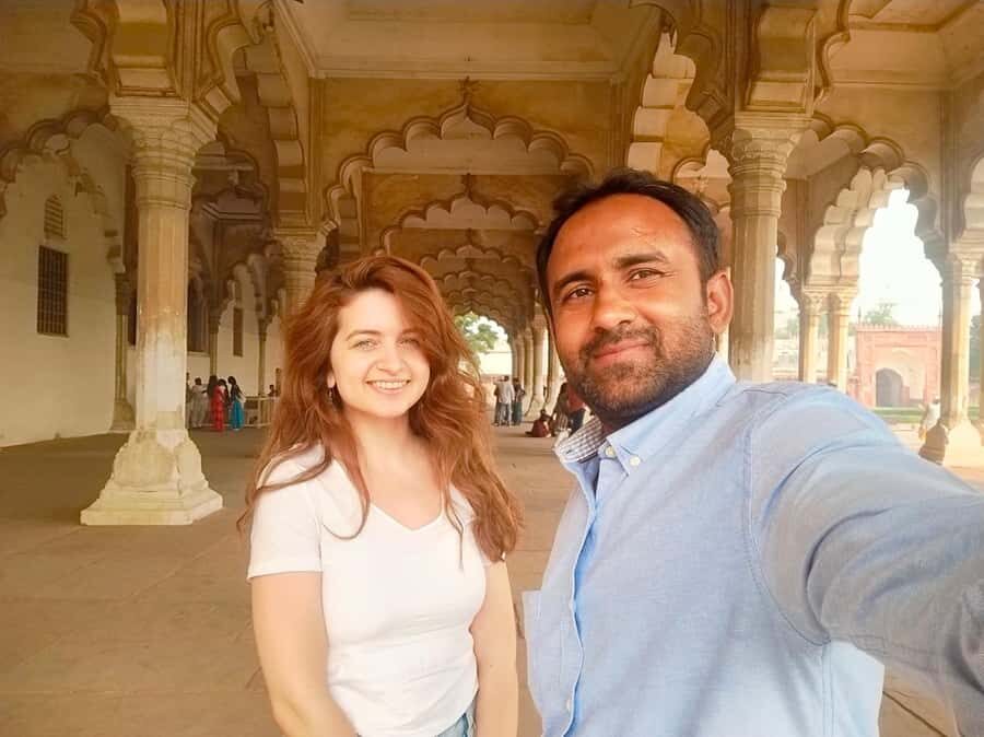 From Delhi: Same Day Taj Mahal Tour with lunch in 5 star - What makes the guides matter in a day like this