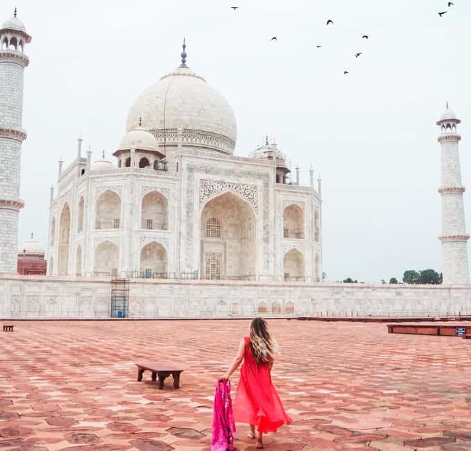 From Delhi: Same Day Taj Mahal Trip By India's Fastest Train - Agra Fort: Mughal architecture with room to breathe