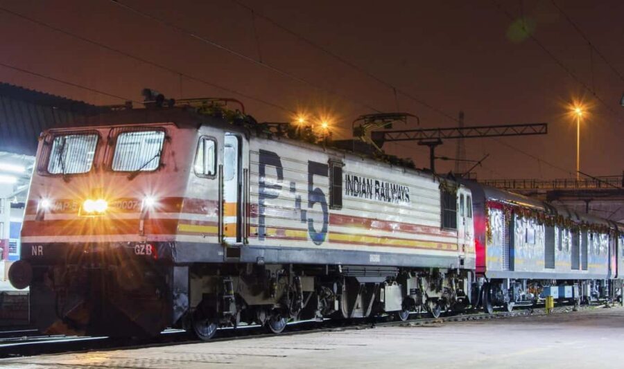 From Delhi: Same Day Taj Mahal Trip By India's Fastest Train - The train experience: not just transport, but part of the day