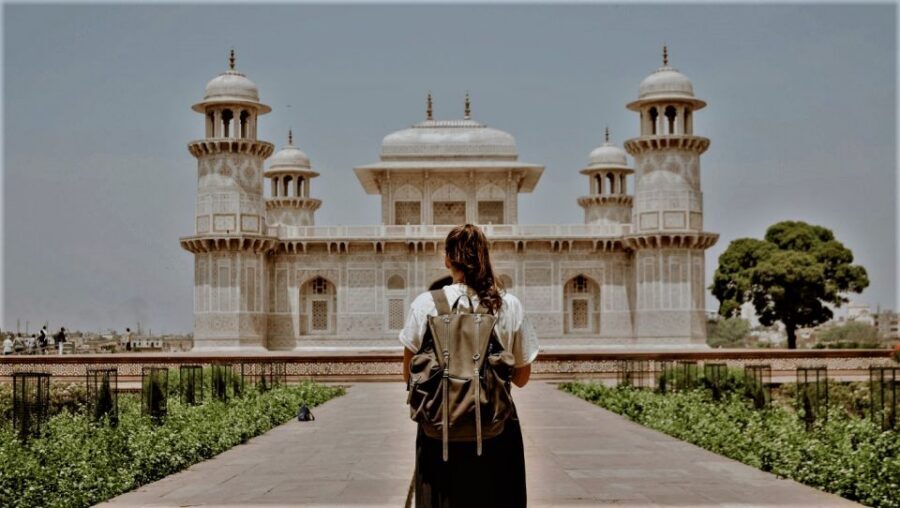 From Delhi: Taj Mahal & Agra City Tour By Gatiman Train - Lunch at a 5-star hotel: good break, but watch the fine print
