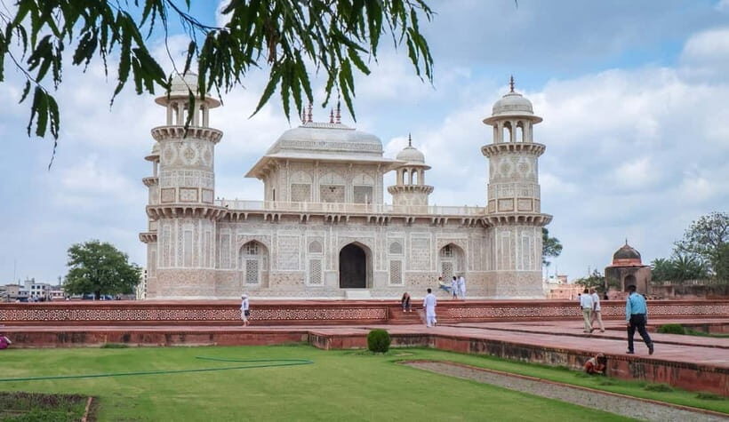 From Delhi: Taj Mahal & Agra Day Tour by Superfast Train - Gatimaan Express Morning: How the Train Makes the Day Feel Short