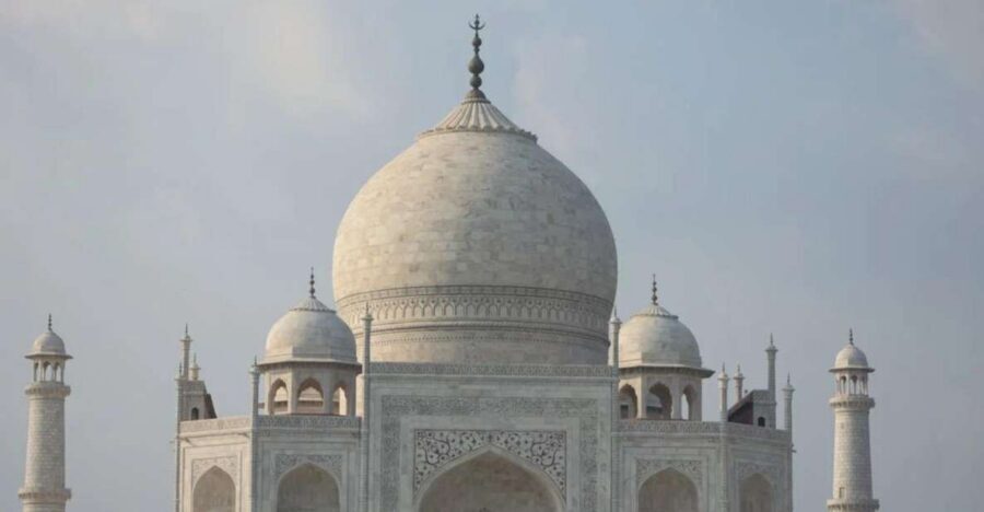 From Delhi: Taj Mahal & Agra Day Tour with Fatehpur Sikri - Agra Fort: the Mughal power base and the best Taj views
