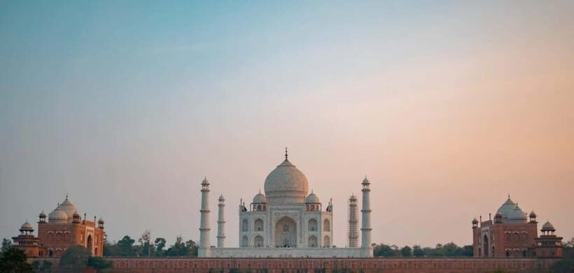 From Delhi: Taj Mahal & Agra Day Tour with Fatehpur Sikri - Private AC car logistics: comfort from Delhi, without the stress