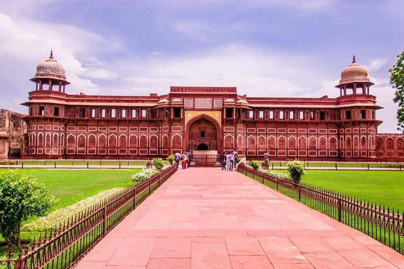 From Delhi: Taj Mahal & Agra Day Tour with Fatehpur Sikri - How the Taj Mahal tour flows inside the complex
