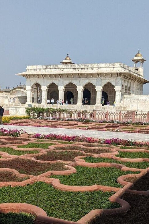 From Delhi: Taj Mahal & Agra Day Trip with Jaipur Drop - The air-conditioned car and how it saves your day
