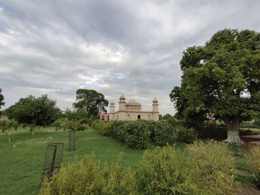 From Delhi: Taj Mahal, Agra Fort, and Baby Taj Private Tour - The Private-Transfer Advantage on a Packed Day