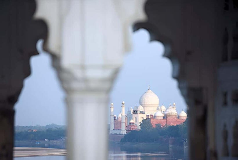 From Delhi: Taj Mahal, Agra Fort & Fatehpur Sikri Day Trip - Fatehpur Sikri’s Red-Stone City: Akbar’s Famous Ruins in One Guided Loop