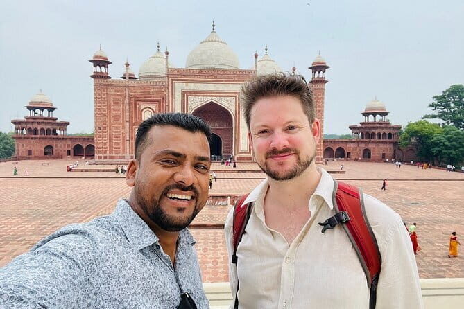 From Delhi-Taj Mahal & Agra Fort Private Tour with Fatehpur Sikri - Fatehpur Sikri: red sandstone, big gate energy