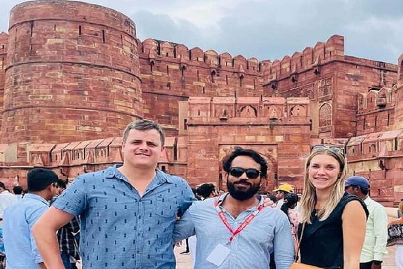 From Delhi: Taj Mahal & Agra Heritage Day Trip By Car - The air-conditioned car ride from Delhi to Agra (and back)
