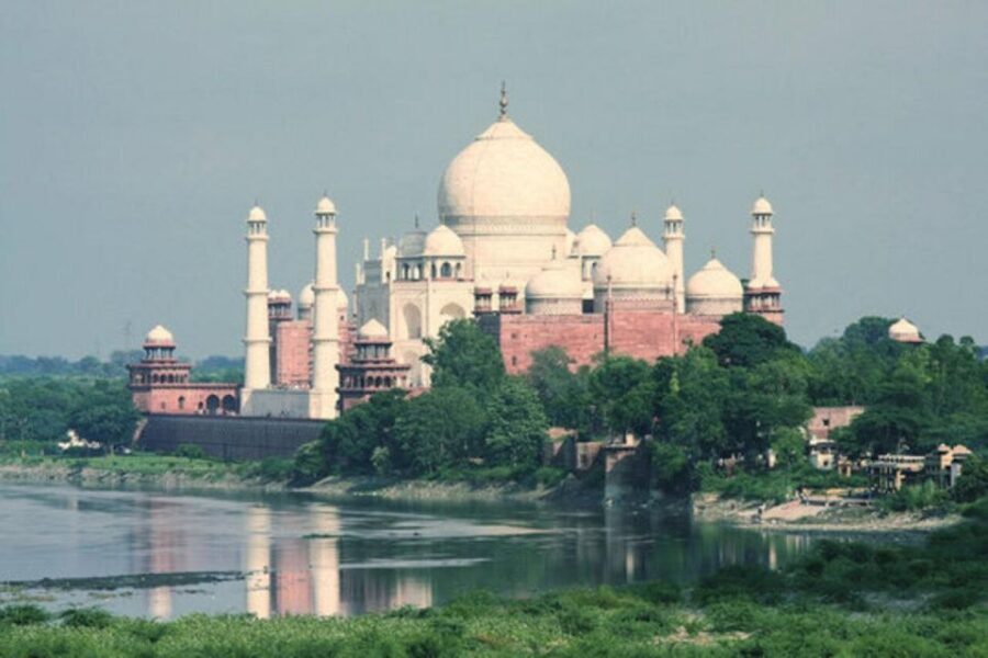 From Delhi: Taj Mahal, Agra & Mathura Tour by Car - Agra Fort: UNESCO-scale architecture after the Taj