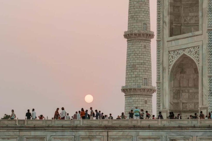 From Delhi: Taj Mahal, Agra & Mathura Tour by Car - Lunch in Agra: a 45-minute reset