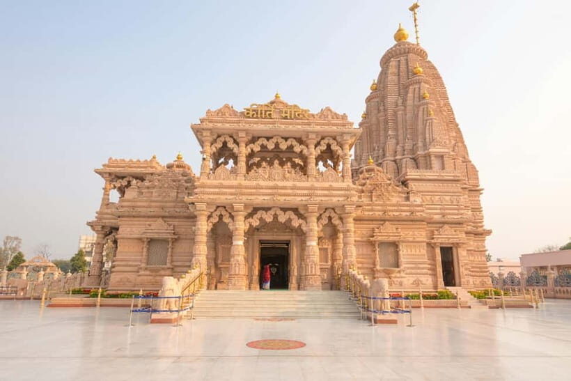 From Delhi: Taj Mahal, Agra & Mathura Tour by Car - Prem Mandir in Vrindavan: love-themed lights and photo moments