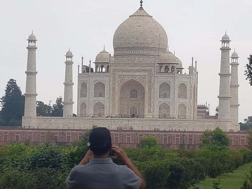 From Delhi: Taj Mahal & Agra With Fatehpur Sikri Day Tour - Fatehpur Sikri: Akbar’s Abandoned Capital Without the Headaches