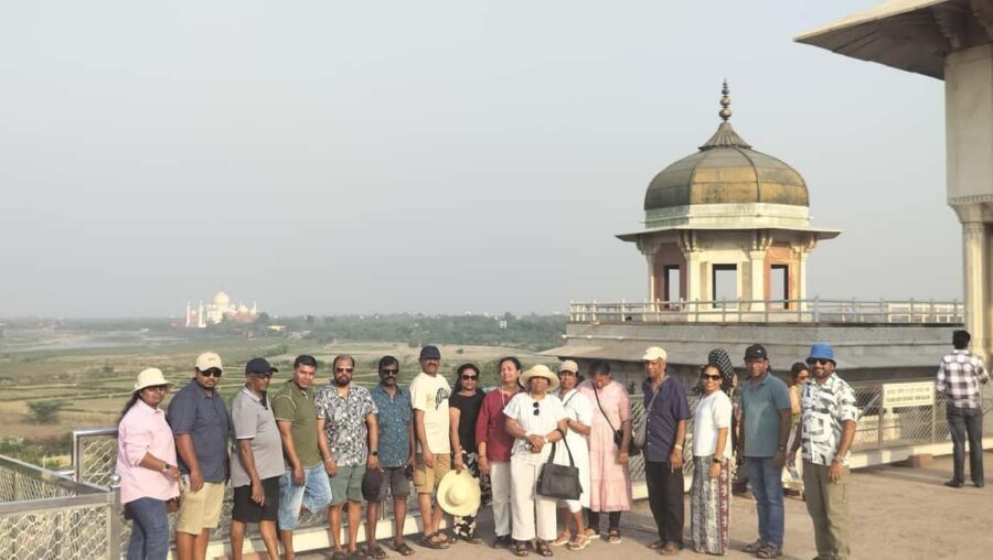 From Delhi: Taj Mahal and Agra Fort Day Tour with transfer - Agra Fort: The Mughal Power Scene Behind the Scenes
