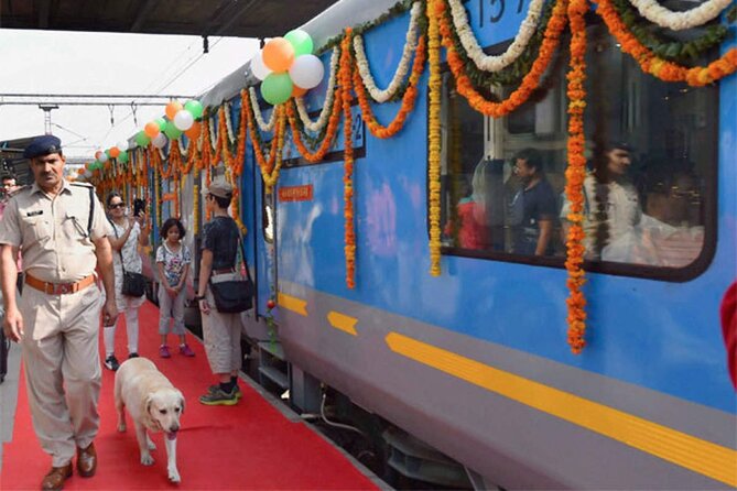 From Delhi Taj Mahal and Agra Fort Private Tour By India's fastest Train - How the day starts in Delhi: pickup to the 8:10 departure