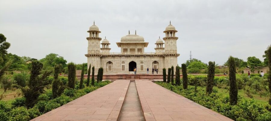 From Delhi : Taj Mahal and Agra Fort Tour By Private Car - Guides: What Makes This Tour Feel Personal