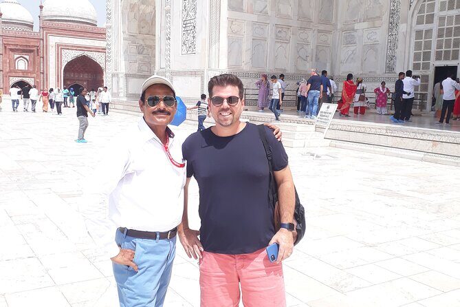 From Delhi : Taj Mahal Luxury Tour Package by Car - Guide power: how Shakil-style teaching improves your visit