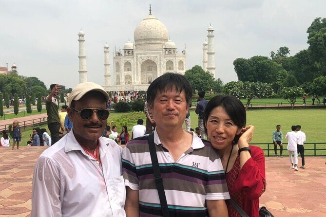 From Delhi : Taj Mahal Luxury Tour Package by Car - The heart of the day: visiting the Taj Mahal