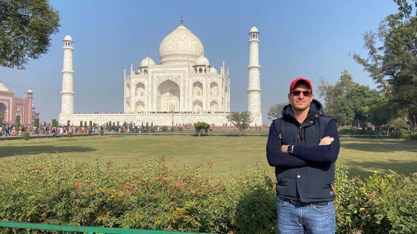 From Delhi: Taj Mahal Private Tour by Car with Entrance Fees - Private car and early pick-up: getting to Agra without the stress