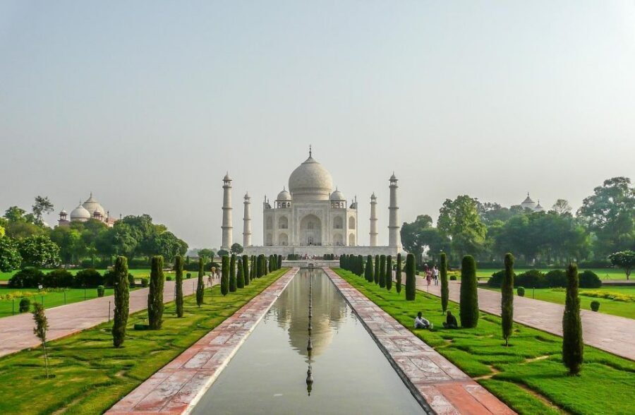 From Delhi: Taj Mahal Sunrise & Agra Fort Guided Day Trip - Sunrise Taj Mahal: when the marble turns honey-gold