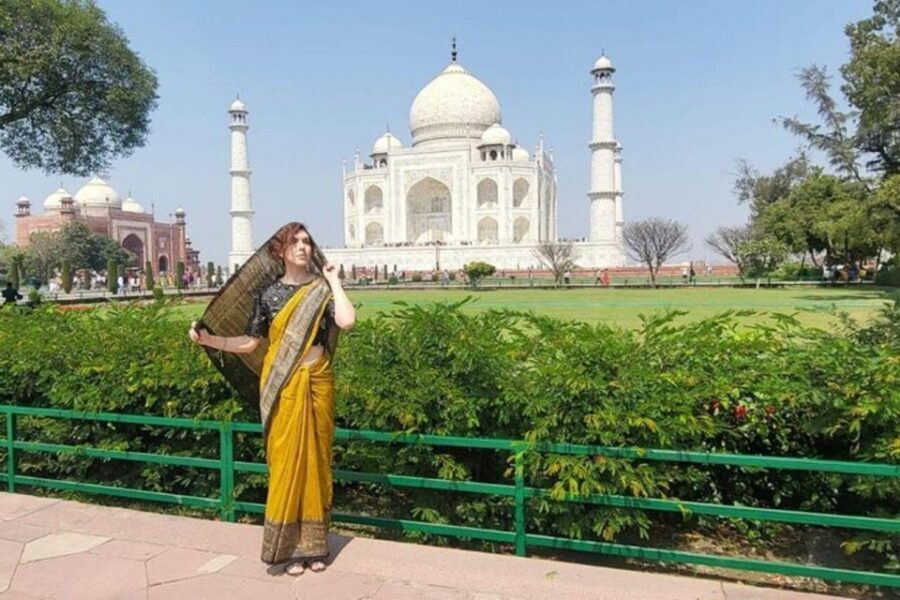 From Delhi: Taj Mahal Tour with Professional Photographer - Delhi to Agra in a private, air-conditioned bubble