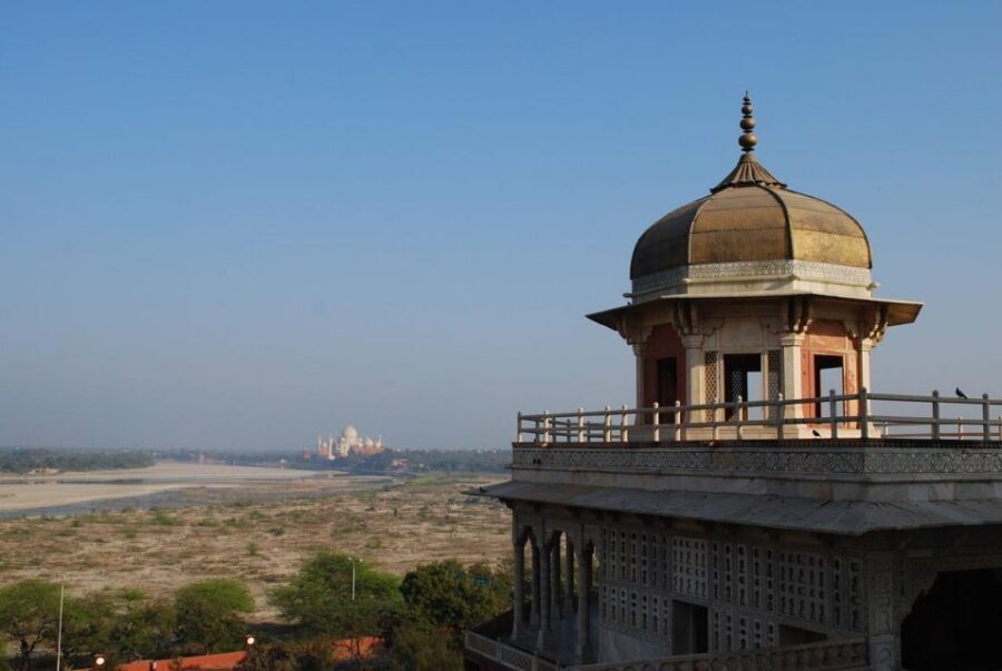 From Delhi: Taj Mahal Tour with Professional Photographer - Lunch in a 5-star restaurant (Mughlai-style) and a needed reset