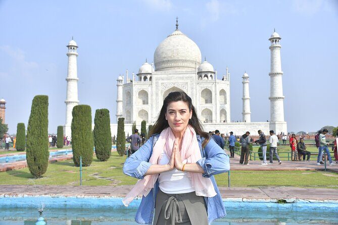From delhi:(Vip entry)All Inclusive Taj Mahal & Red Fort day trip - The Road Part: Pickup, AC Comfort, and What the Hours Add Up To
