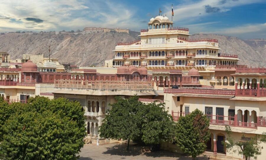 From Jaipur: Private Amber Fort, Jal Mahal and More Car Tour - Amber Fort: Red Sandstone, Marble, and the Royal Setup