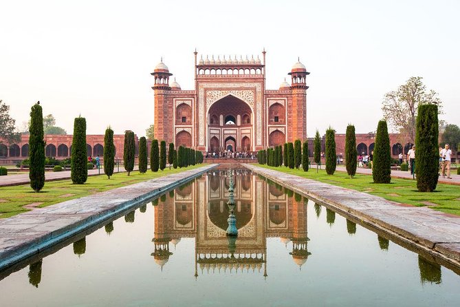 From Jaipur Private Taj Mahal & Agra Fort Day tour with Transfers - Agra Fort stop: the walled city and its famous stories