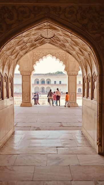 From Jaipur: Private Tajmahal Sunrise & Agra CityTour By Car - Breakfast or lunch: how the meal stop fits the day
