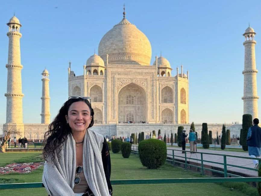 From Jaipur : Taj Mahal & Agra fort Tour and Drop Delhi - Agra in one long day: a fast, guided hit of the Mughal story