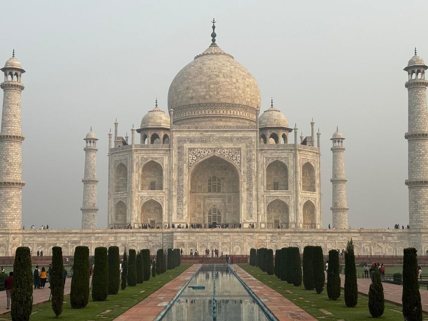 From Jaipur : Taj Mahal & Agra fort Tour and Drop Delhi - Lunch in Agra: local flavor without derailing your day