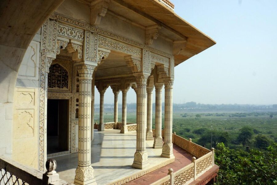 From Jaipur: Taj Mahal Sunrise Tour with Delhi Drop-Off - Private guide and photo help: why this tour feels smoother