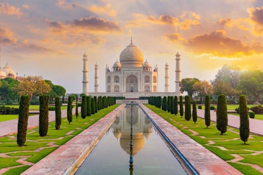 From New Delhi: 2-Day Taj Mahal Sunrise and Sunset Tour - Baby Taj and Mehtab Bagh: two different scales, two great photo angles