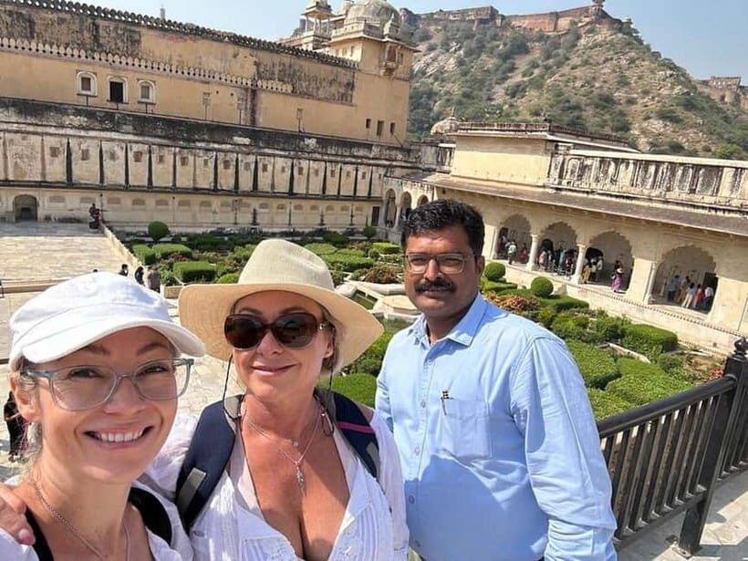 From New Delhi: Jaipur Guided City Tour with Hotel Pickup - Hotel Pickup and a Private Car-Day Feel (With Real Human Guides)