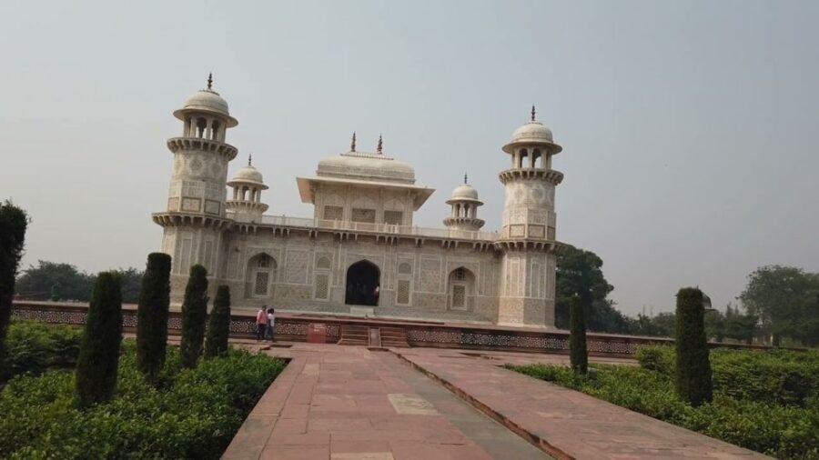 From Rishikesh: 2 Days Taj Mahal Agra Tour - Timing, rules, and what to pack for smooth entry