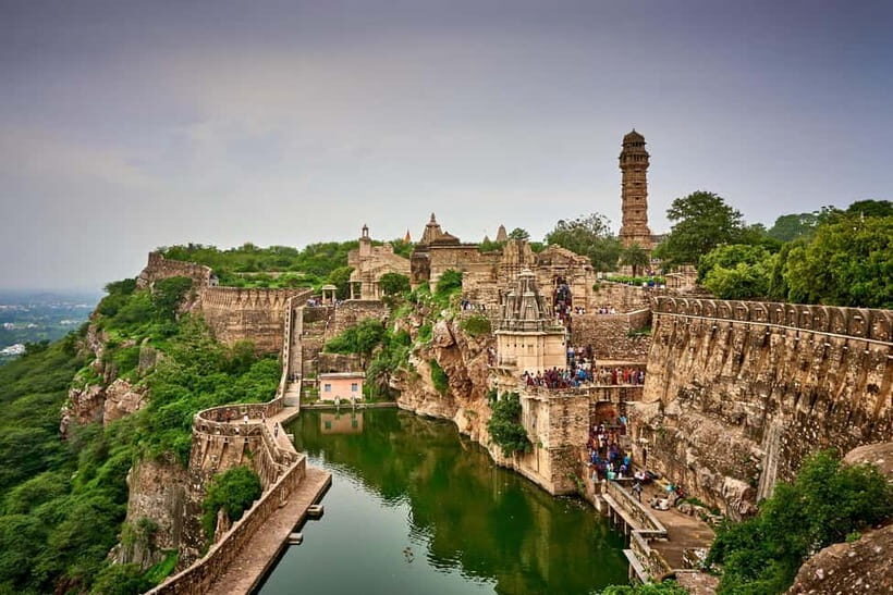 From Udaipur: Chittorgarh Fort Trip with Pushkar Drop-off - Entering Chittorgarh Fort’s UNESCO World: What You’ll See
