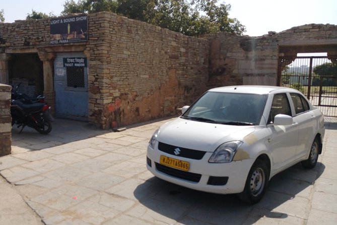 From Udaipur: Private Chittorgarh Tour sightseeing All Inclusive - Kirti Stambh (Tower of Fame): Details That Feel Like a Close-Up Story