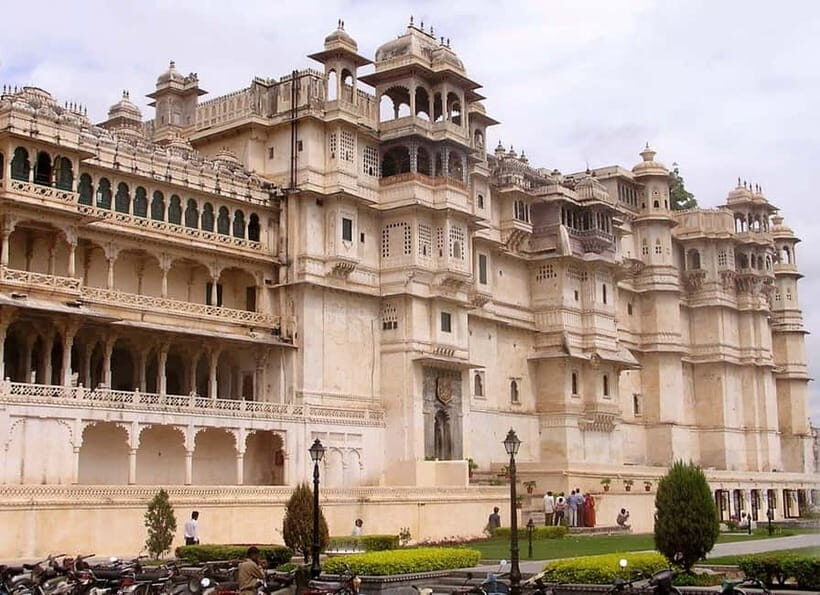 From Udaipur To Kumbhalgarh To Ranakpur To Jodhpur One Way - Pickup in Udaipur: the small-street reality