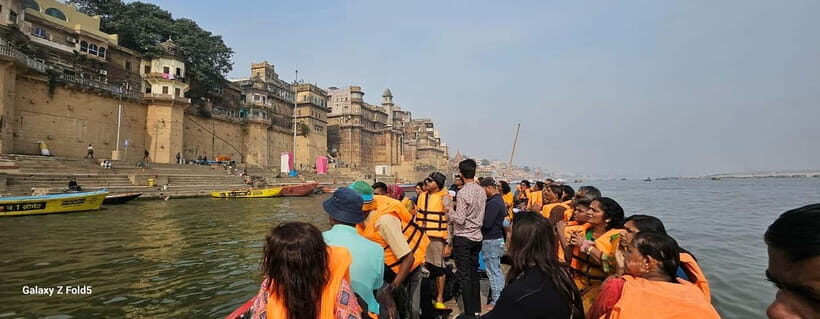 From Varanasi: A Full-Day Tour of Varanasi's Spiritual Heart - How pickup turns into a clean start to a long day